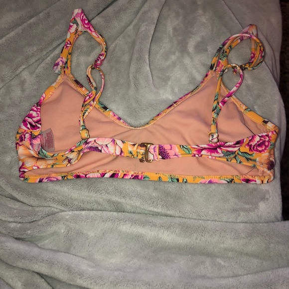 Target swimsuit top - Picture 2 of 4